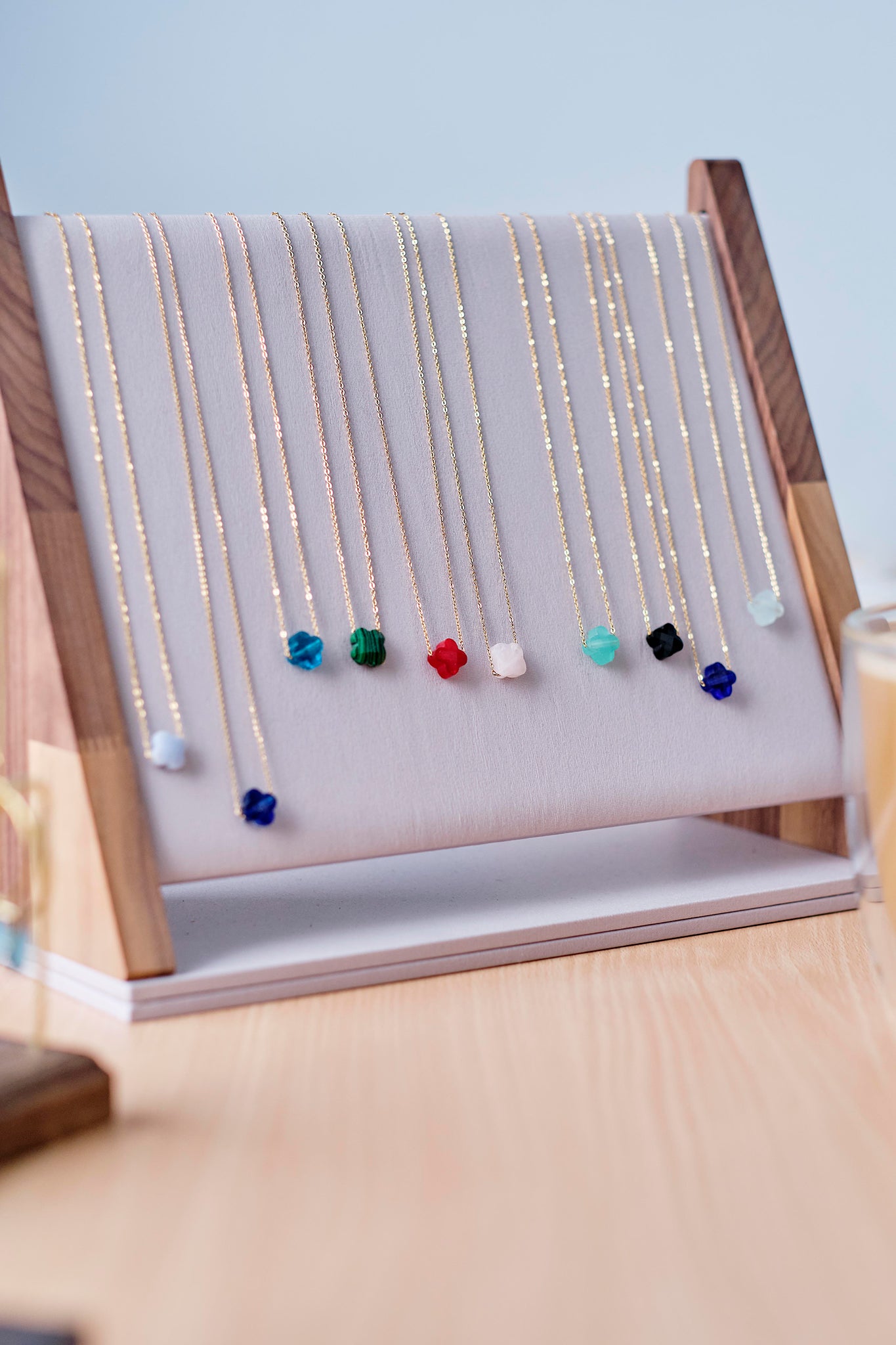 Colorful clover shaped pendant gold necklace