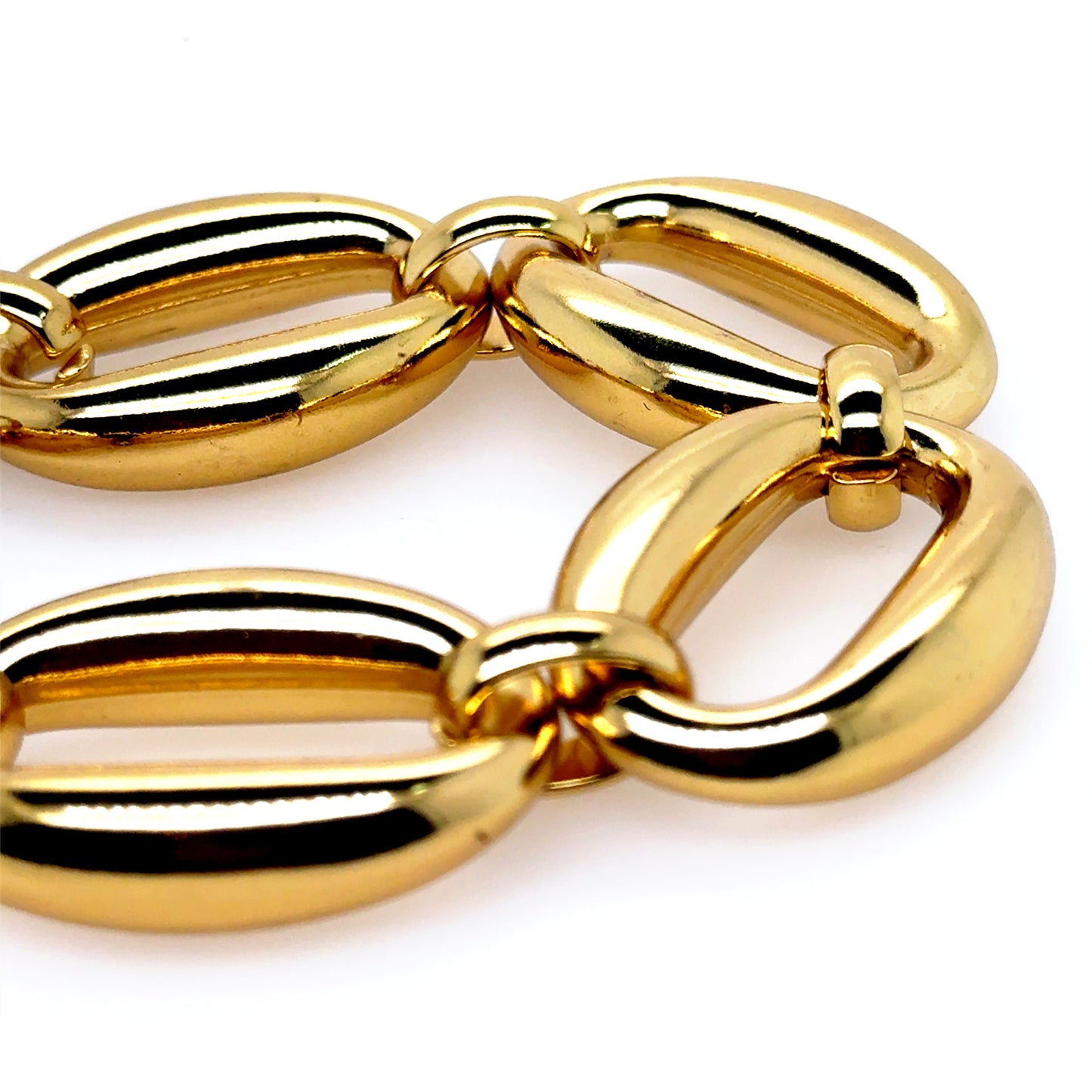 close up of chuny gold bracelet