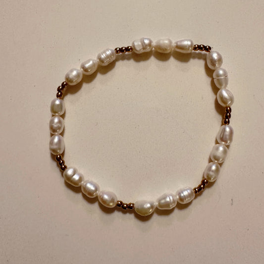 stretchy beaded bracelet with freshwater pearls and hematite beads
