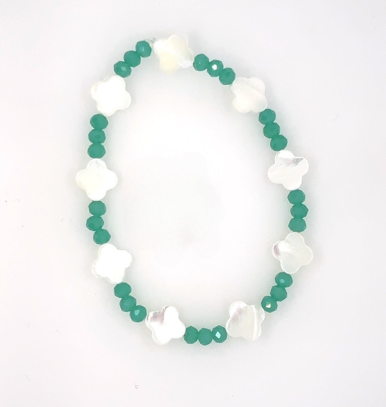 mother of pearl clover and green beaded bracelet