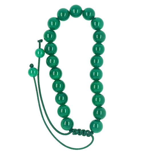 This bracelet has 8mm Green Agate round gemstones all round and can be tightened to your wrist with an adjustable macrame sliding knot