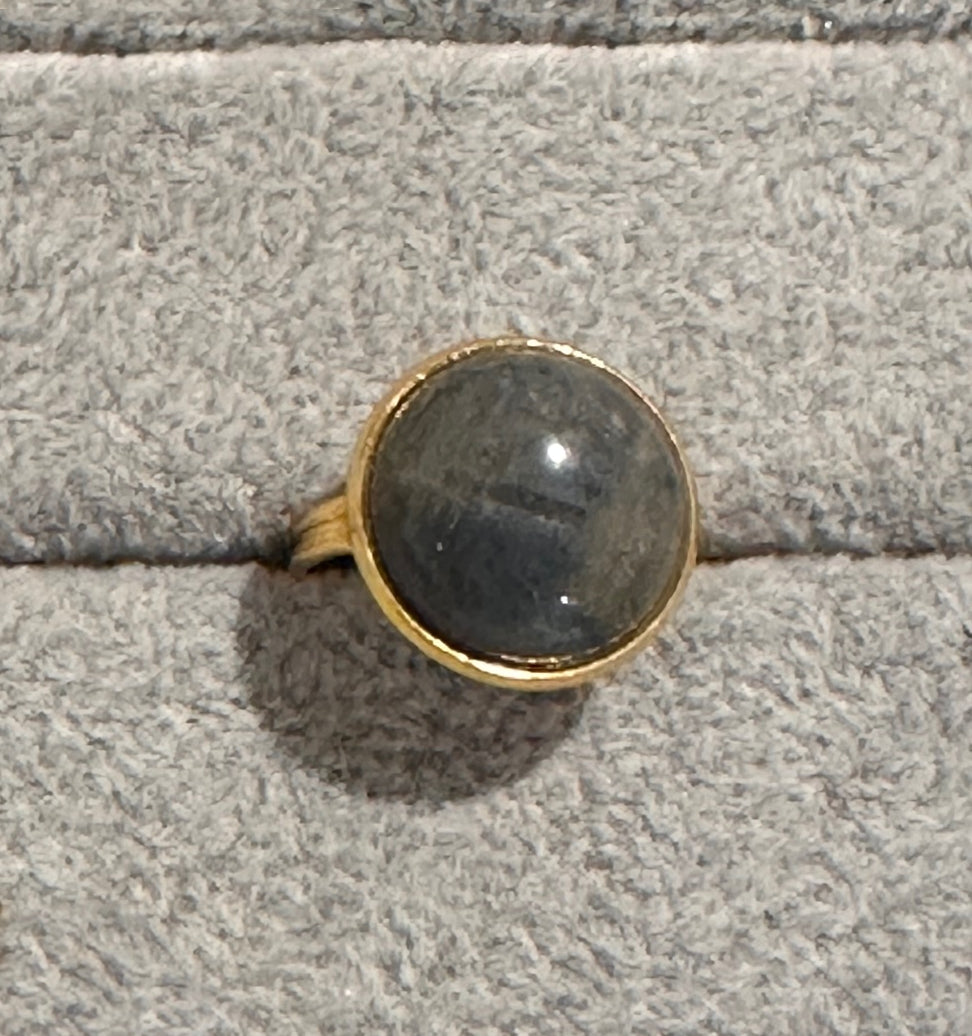 gold plated ring with Labradorite round gemstone