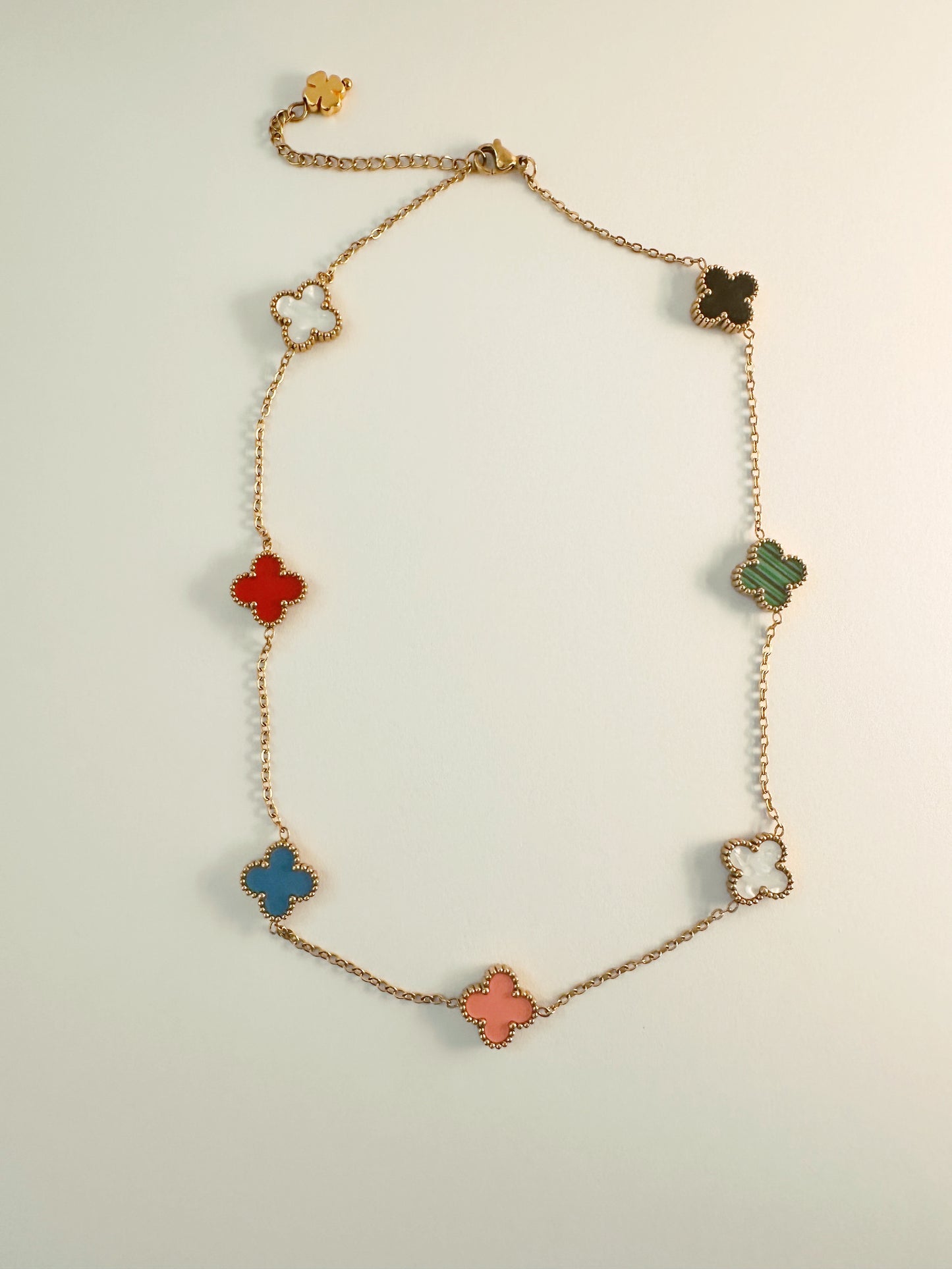 Necklace with Seven Small Clover Charms in Rainbow Colours