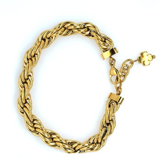 This gold bracelet has a chunky twisted chain design