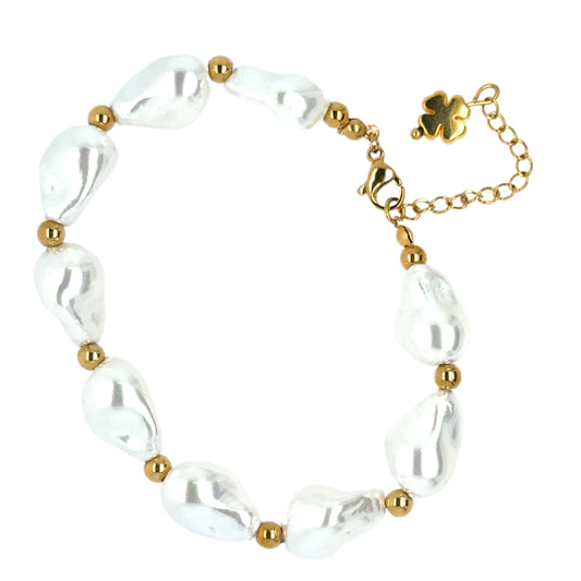 Fun bracelet with big pearls all around  and gold beads.