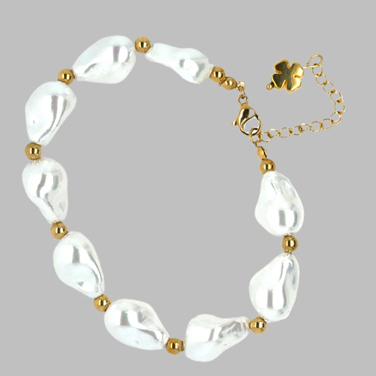 Beaded Bracelet with Big Pearls